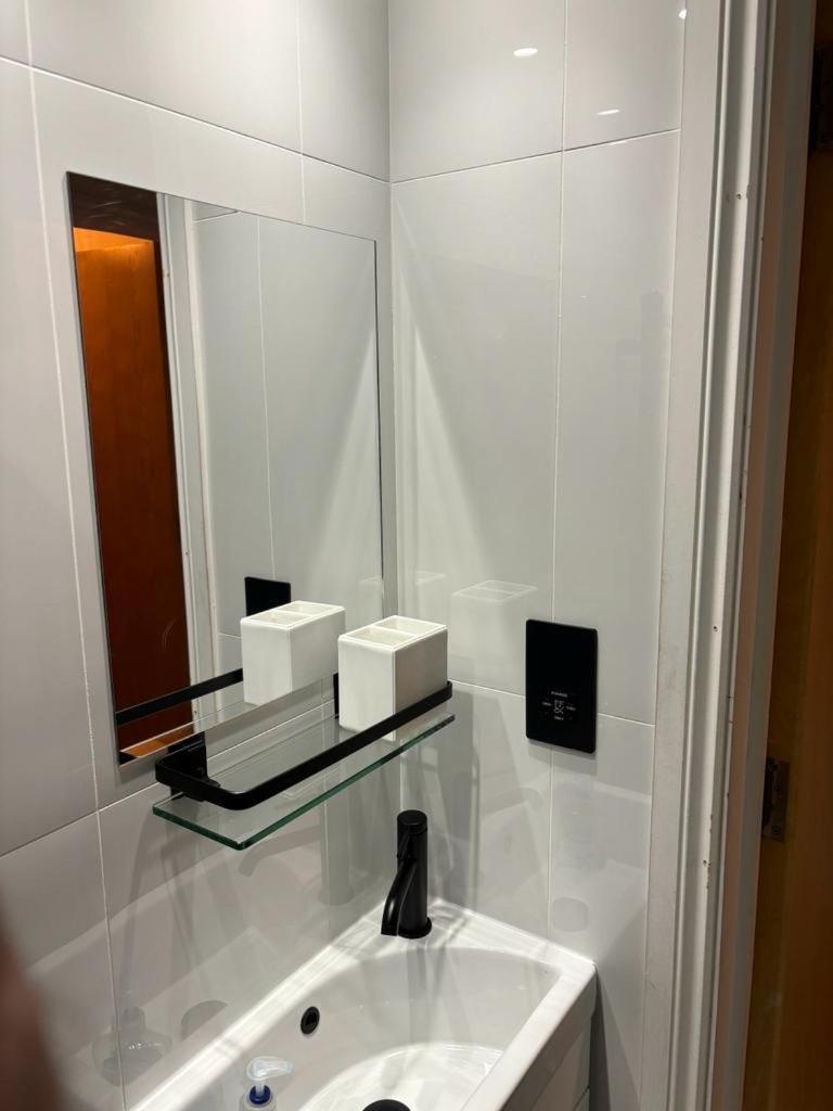 Studio Flat In The Heart Of St. Johns Wood Londra Exterior foto